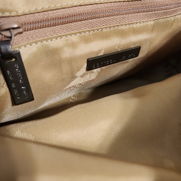 Bottega Vaneta Pouch - Picture 11 of 14